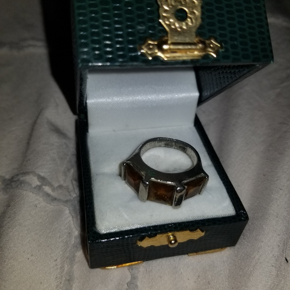 vintage ring sz 6